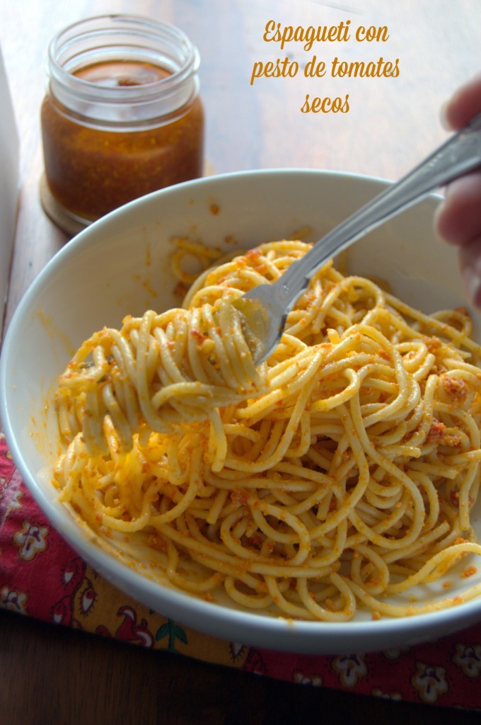espagueti-con-pesto-de-tomates-secos
