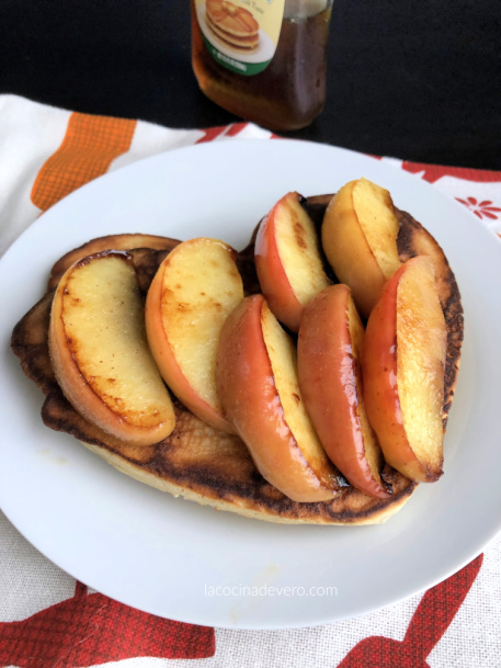Pancakes de manzana y jengibre