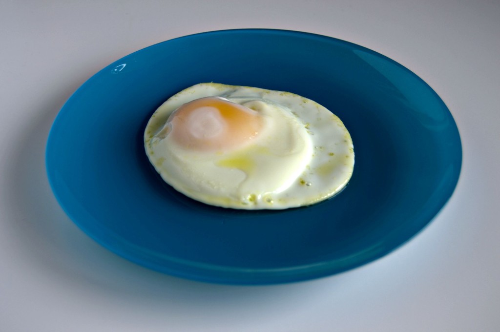 Cómo frír huevos término medio