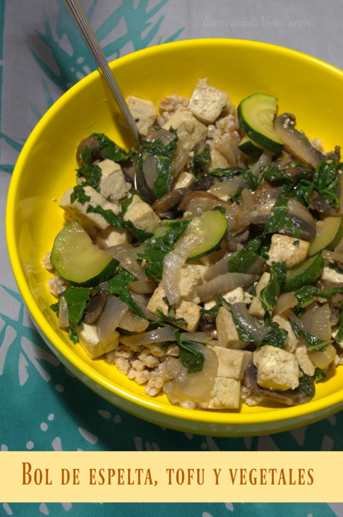 Bol de espelta, tofu y vegetales