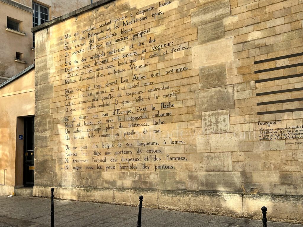 Pared con poema de Rimbaud en Paris