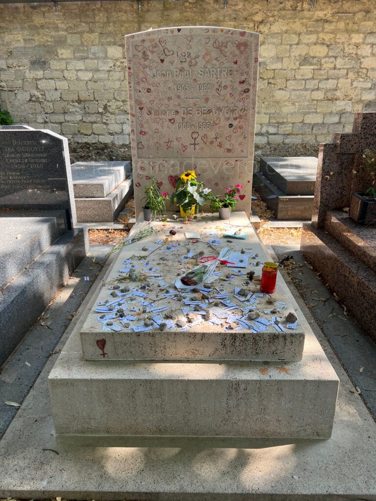 Tumba de Simone de Beauvoir y Jean Paul Sartre Cementerio de Montparnasse